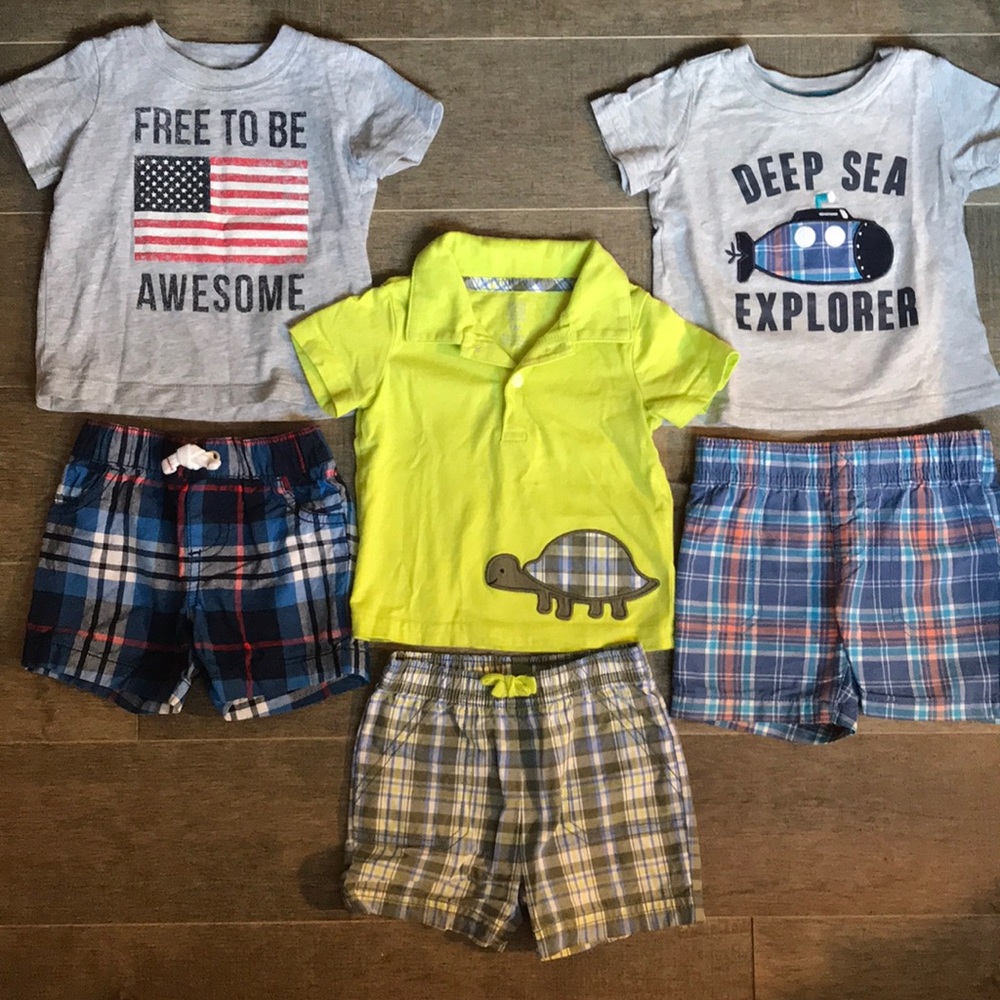 3 Carter’s shorts and shirt sets size 9 months